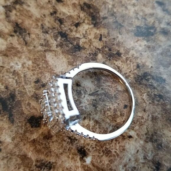 Halo Zircon silver ring size 7 - Picture 13 of 14